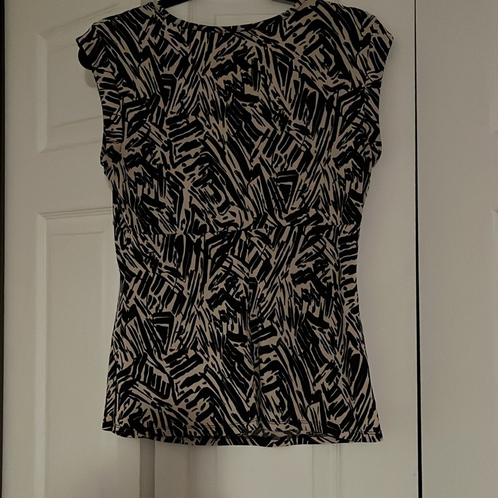 BCBG Black and Cream Patterned Women's Top - Picture 4 of 4